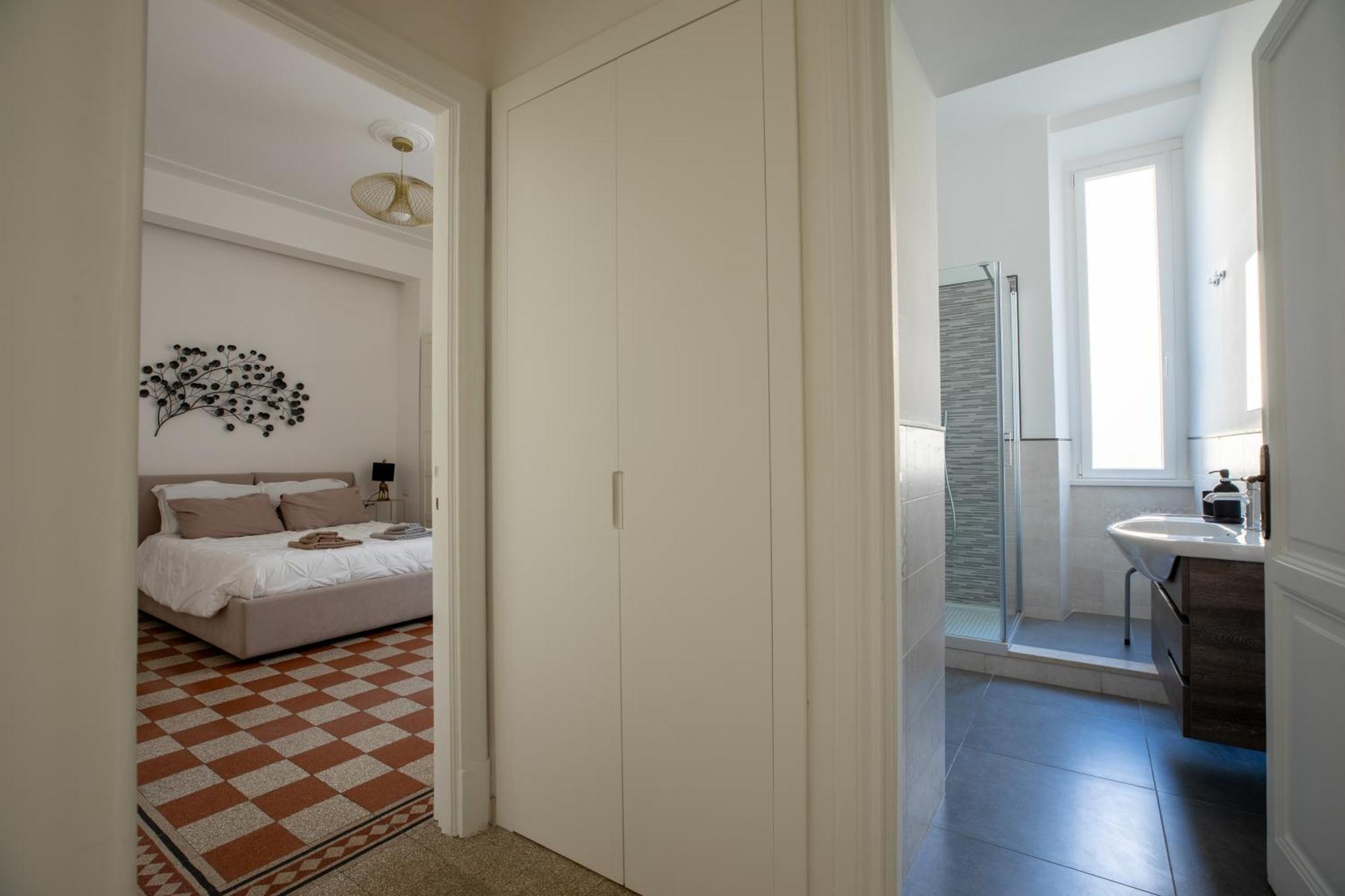 Apartment Urbanpiramide - *