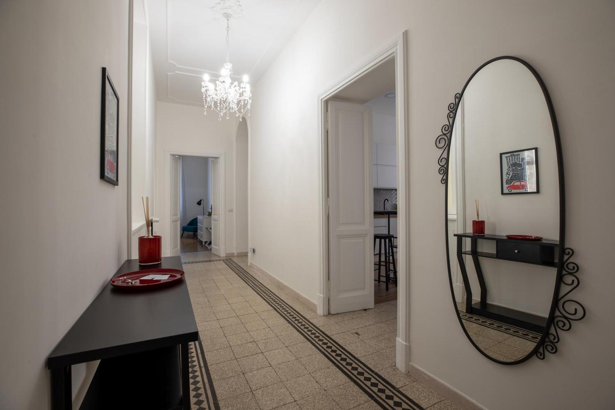 Apartment Urbanpiramide - *